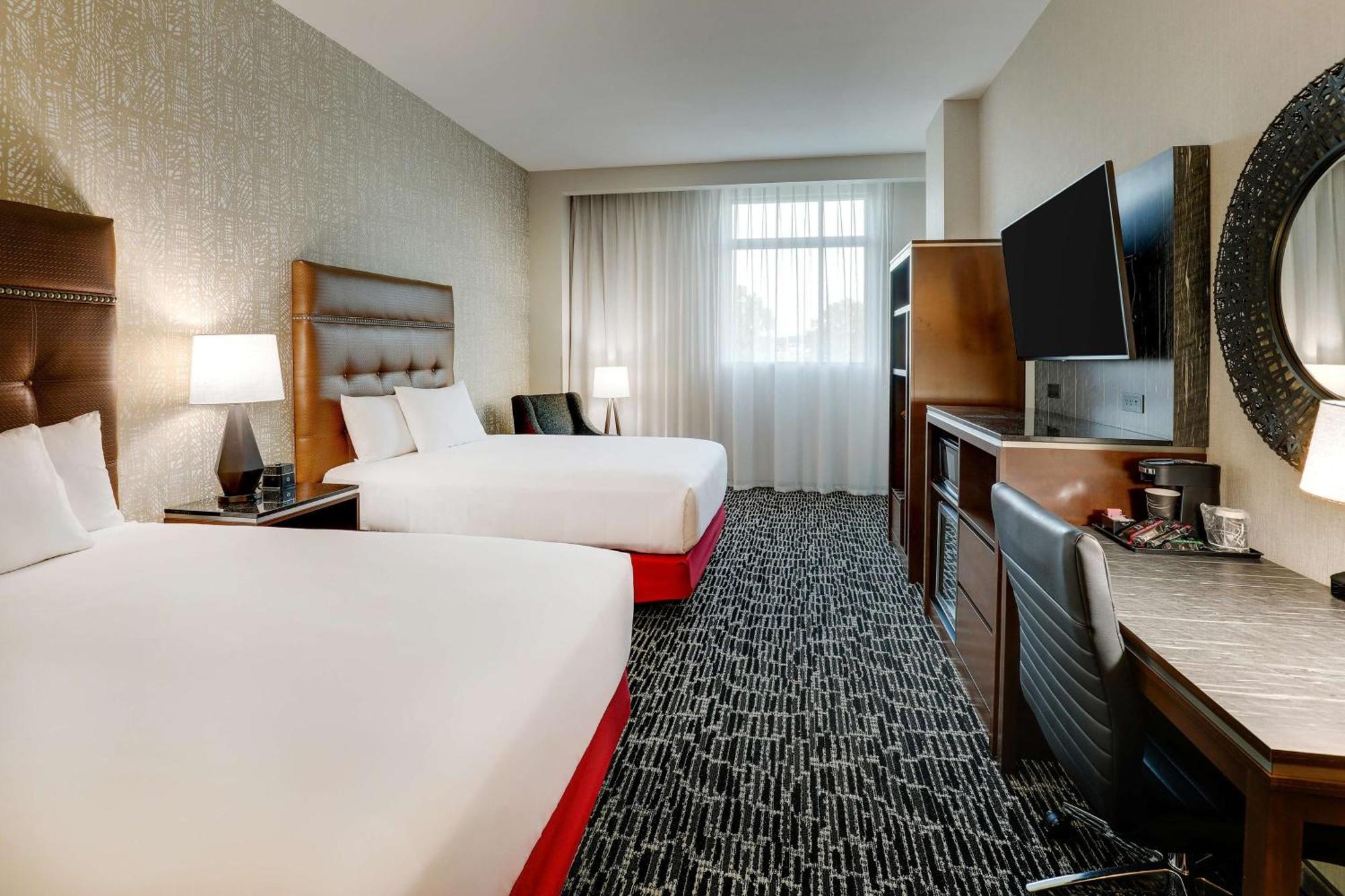 Drury Plaza Hotel Savannah プーラー エクステリア 写真
