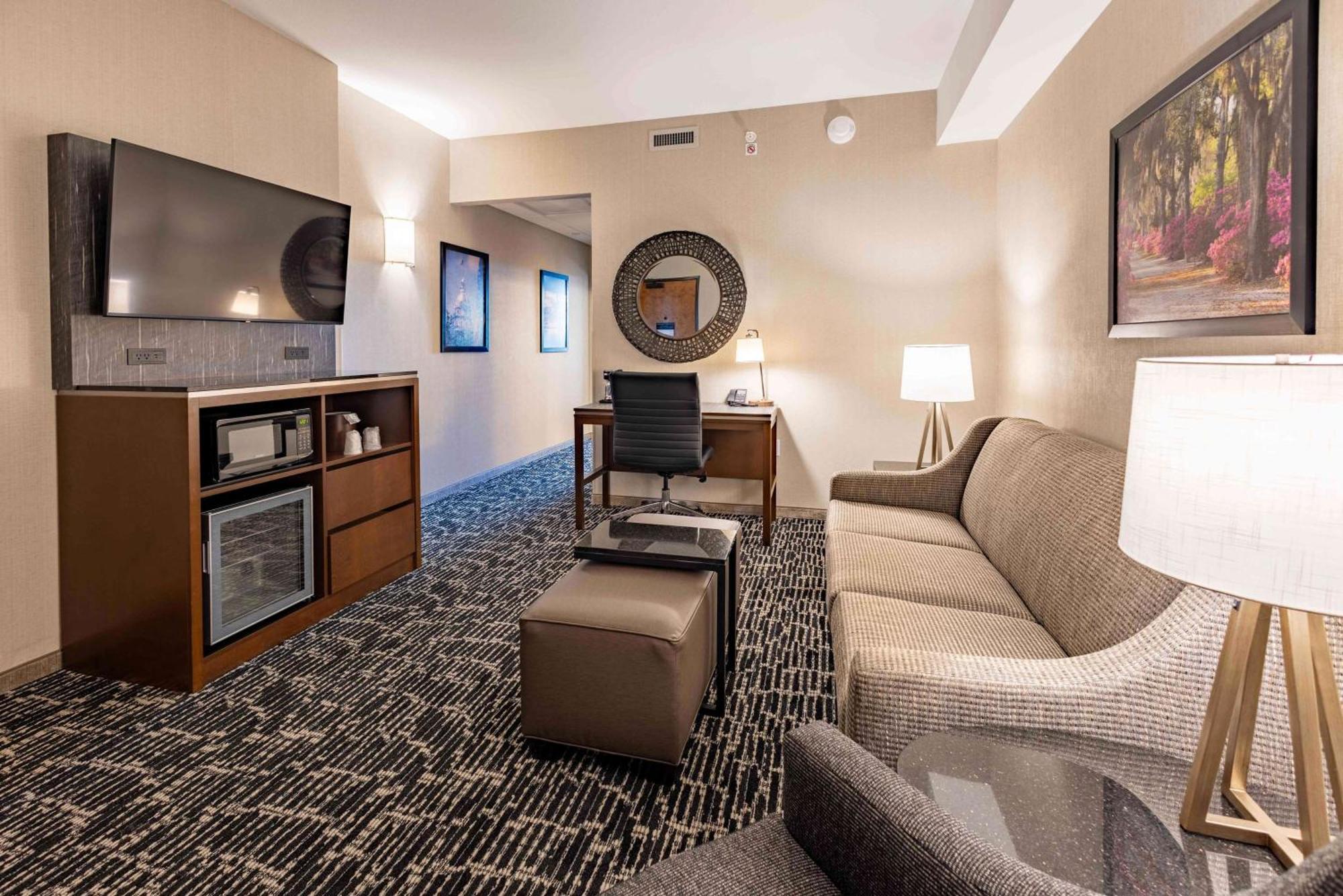 Drury Plaza Hotel Savannah プーラー エクステリア 写真