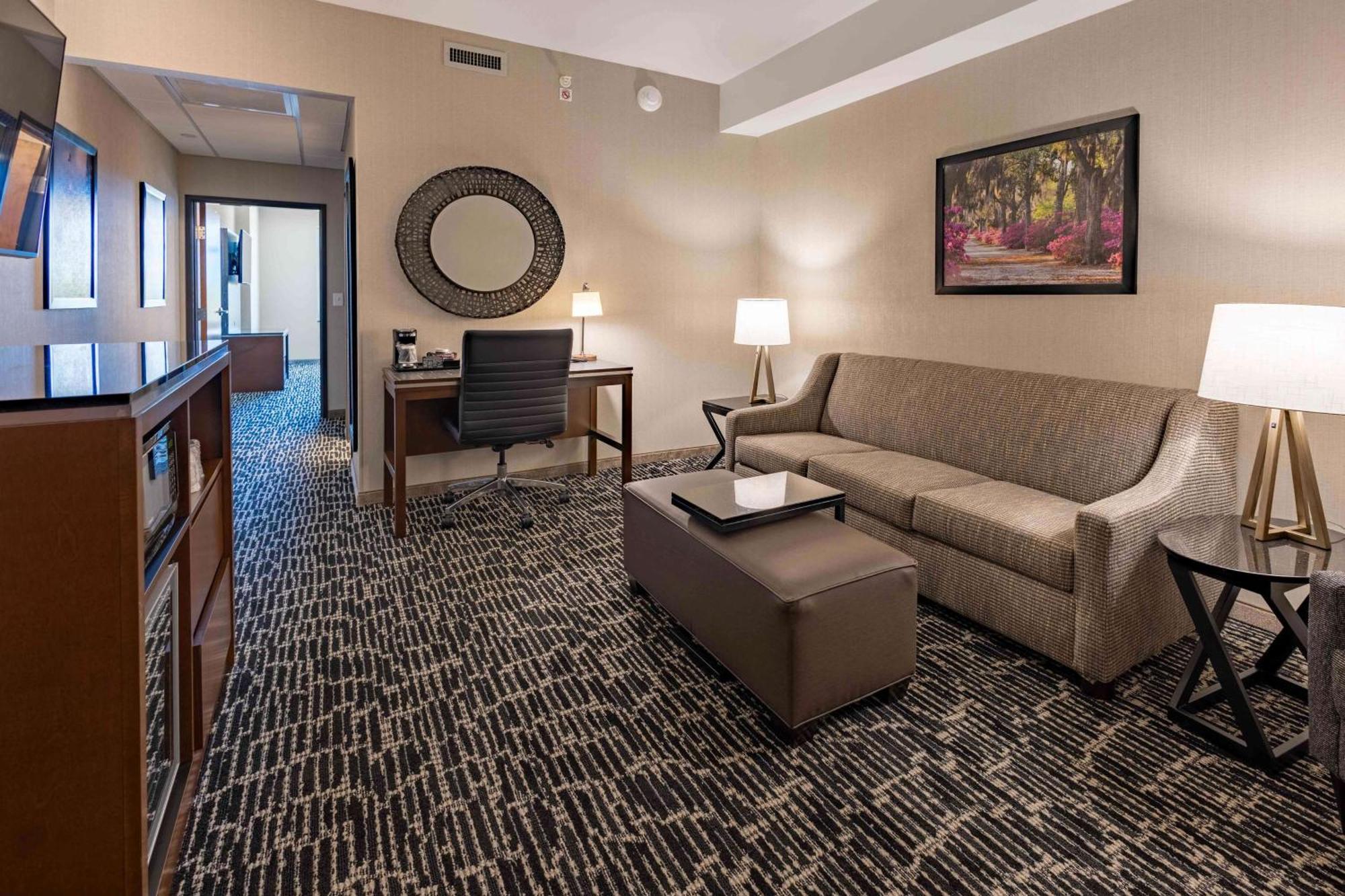 Drury Plaza Hotel Savannah プーラー エクステリア 写真