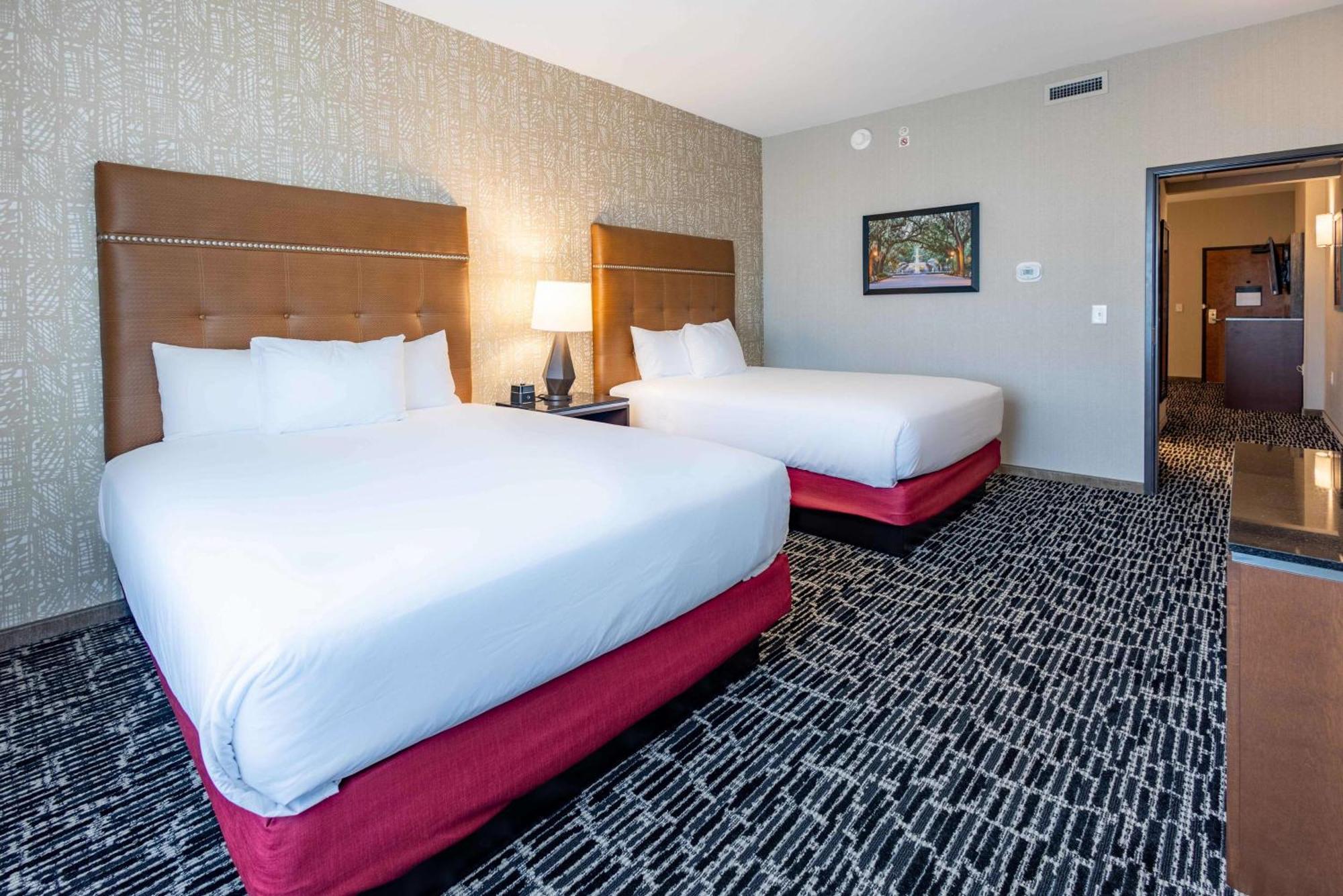 Drury Plaza Hotel Savannah プーラー エクステリア 写真